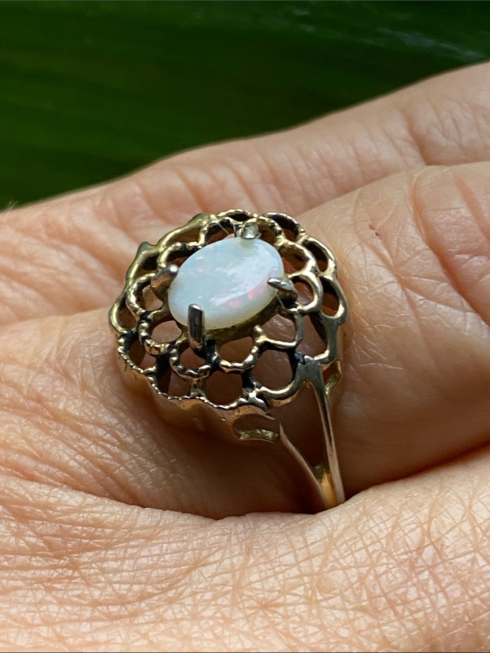 Vintage Opal 18K HGE Yellow Gold-Tone Filigree Ring Size 7.5